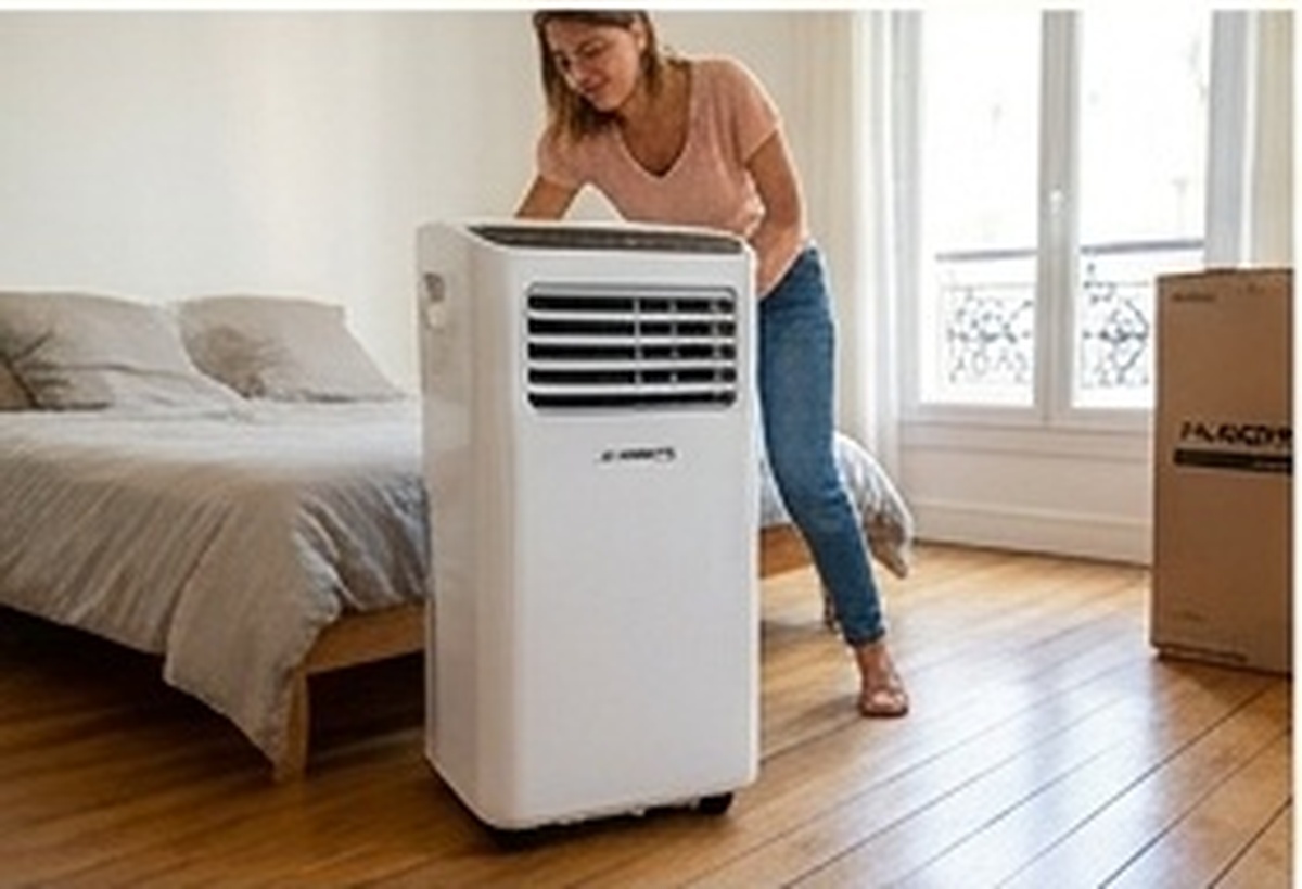 Installation d'un climatiseur mobile loué pour la saison dans une chambre
